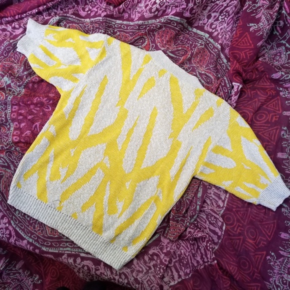 Funky Abstract Sweater - Picture 3 of 3